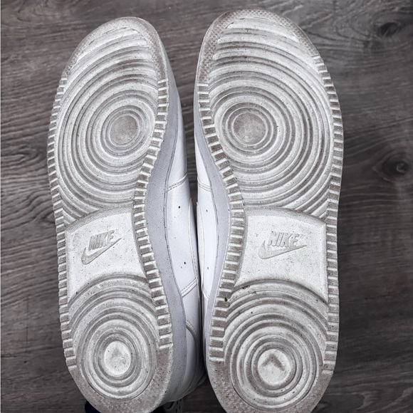 Nike Men's Court Vision Low Sneakers - Picture 5 of 6